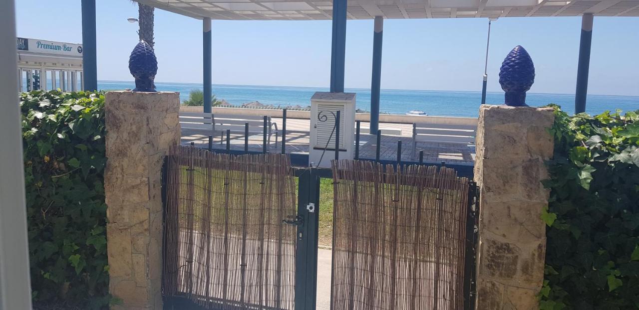Casita Beach Front Торрокс Екстер'єр фото